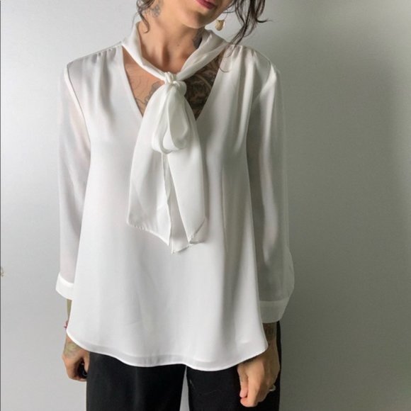 NWOT Anthropologie HD in PARIS Astral Tie Neck Blouse S 4P - Picture 2 of 5